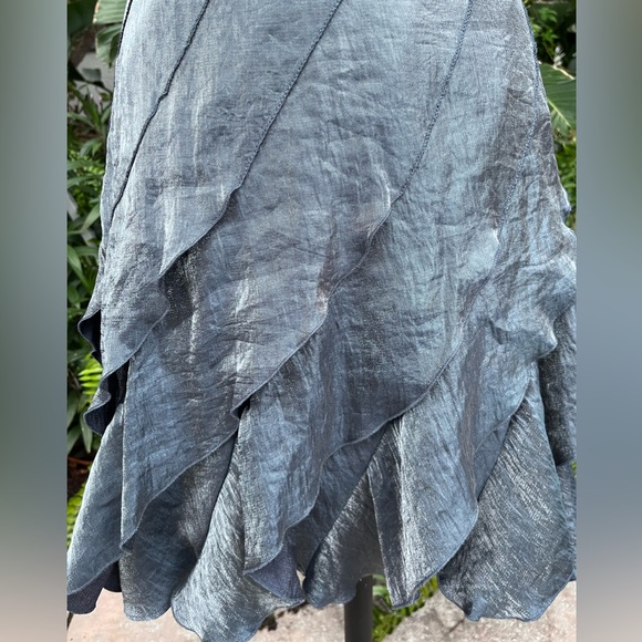 NWOT Samuel Dong TIERED skirt Grey Metallic Size Medium - Picture 2 of 11